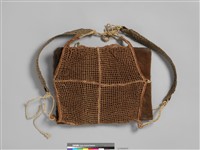 藏品(獸皮背袋)的圖片